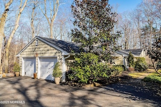 174 Deepdale Dr, Middletown, NJ 07748