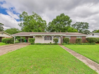 2622 Canterbury Rd, Columbus, MS 39705