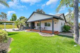 2037 Catalina Ave, Vista, CA 92084