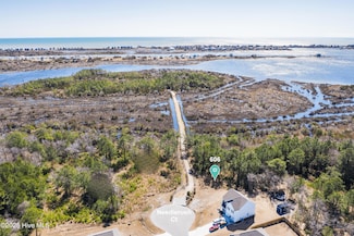 606 Needlerush Rd, Sneads Ferry, NC 28460