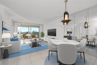 8900 Washington Blvd Unit 411, Pembroke Pines, FL 33025