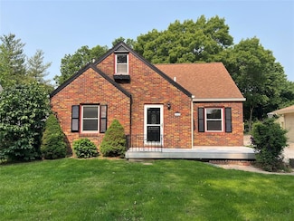 2712 49th St, Des Moines, IA 50310