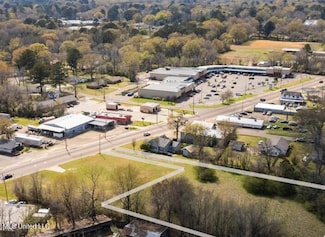 1123 E Peace St, Canton, MS 39046