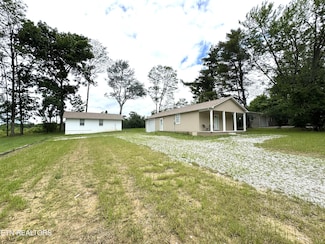 410 Old Mail Rd, Crossville, TN 38555