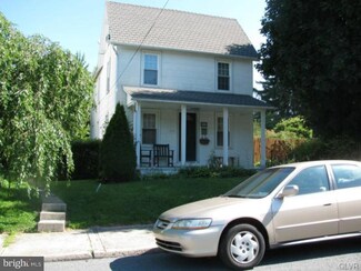 521 E Fairview St, Coopersburg, PA 18036
