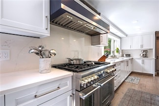 65 Knotty Pine Rd, Tiverton, RI 02878