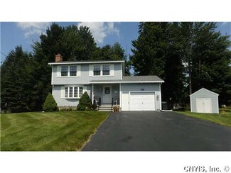 108 Thorndike Ln, Minoa, NY 13116