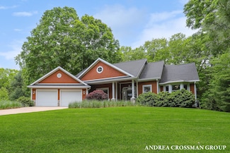 17098 Donahue Woods Dr, West Olive, MI 49460