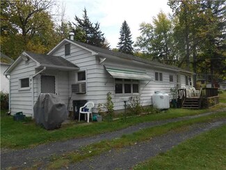8478 Dartmouth St, Honeoye, NY 14471