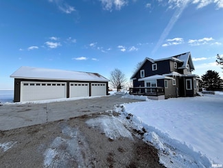 405 234th St, Aledo, IL 61231