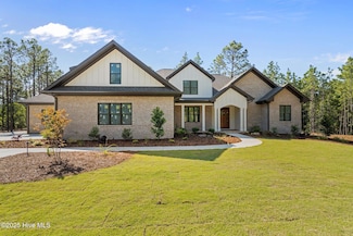 201 Meyer Farm Dr, Pinehurst, NC 28374