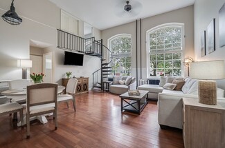 16 Balmoral St Unit 104, Andover, MA 01810