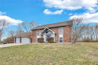 21600 S Countryside Dr, Peculiar, MO 64078