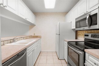 9 Plantation Dr Unit 205, Vero Beach, FL 32966