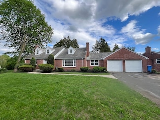 119 Central Park Dr, Holyoke, MA 01040