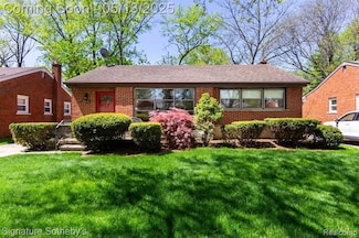 24141 Westhampton St, Oak Park, MI 48237