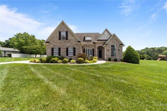 7796 Crabtree Valley Ct, Greensboro, NC 27455