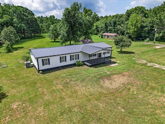 699 Howell Hill Rd, Flintville, TN 37335