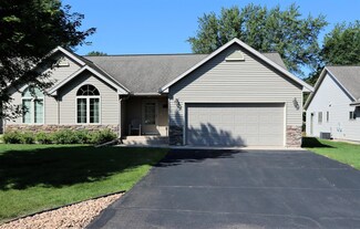 512 Barry Ave Unit B, Hinckley, MN 55037