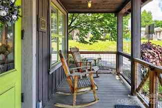 313 Depot St, Waynesville, NC 28786