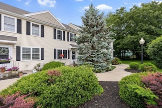 67 Boxberry Ln, Rockland, MA 02370