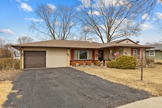 600 Walnut Ln, Elk Grove Village, IL 60007