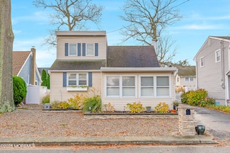 528 Delaware Ave, Point Pleasant Beach, NJ 08742