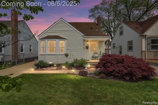 1958 Columbia Rd, Berkley, MI 48072