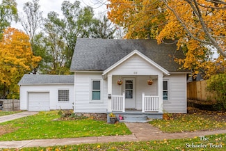 818 Pleasant St, Belding, MI 48809