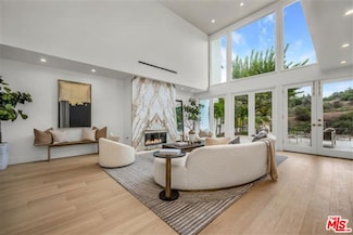 2205 Canyonback Rd, Los Angeles, CA 90049