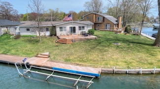 2103 Island Dr, Wayland, MI 49348