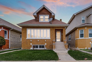 5424 W Eddy St, Chicago, IL 60641