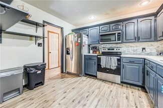 1123 S 14th St, Leavenworth, KS 66048