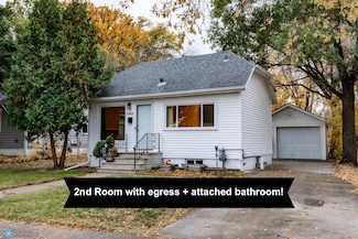 1323 13 1 2 St S, Fargo, ND 58103