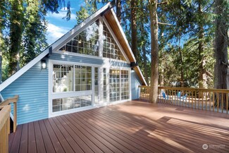 1407 Shuksan Dr, Camano Island, WA 98282