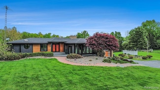 8411 Jordan Rd, Grand Blanc, MI 48439