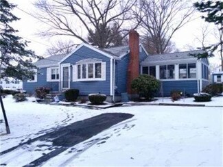 12 Fortune Rd, Woburn, MA 01801