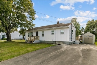 12 Phillips Ave, Middletown, RI 02842