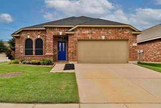 2301 Grand Rapids Dr, Fort Worth, TX 76177