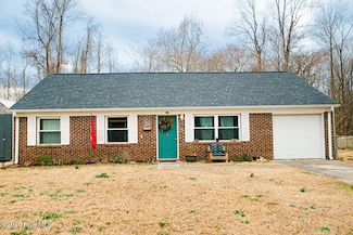 508 Thyme Ct, Jacksonville, NC 28540