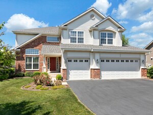 2911 Sauer Ct, North Aurora, IL 60542