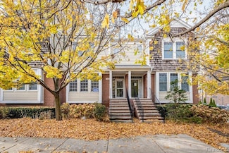 202 Stonebrooke Ct, Royal Oak, MI 48067