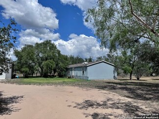 2478 Whitley Rd, Bigfoot, TX 78005