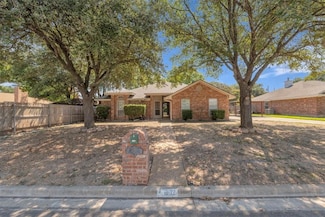 802 Crested Butte Dr, Hewitt, TX 76643