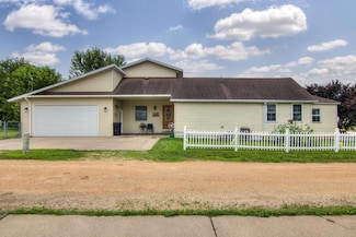 427 Alleghany Ave, Wabasha, MN 55981