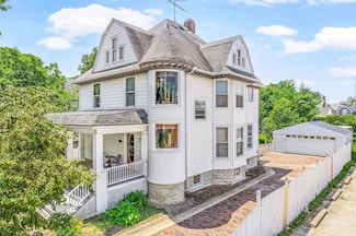 111 S Sycamore St, Genoa, IL 60135