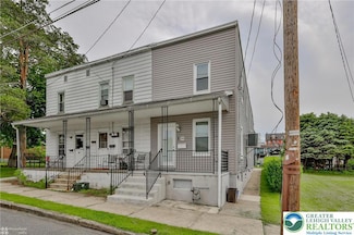 54 Kiernan Ave, Hellertown, PA 18055