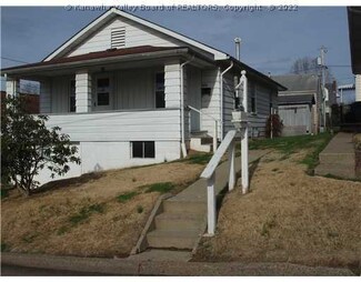 505 5th St, Nitro, WV 25143