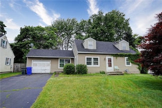 77 Pepperidge Dr, Rochester, NY 14626