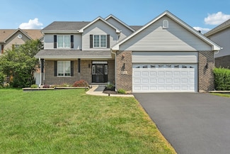 1990 Astor Ln, Addison, IL 60101